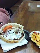 Kebap Menü Mit Pommes Und 0 33 Getränk